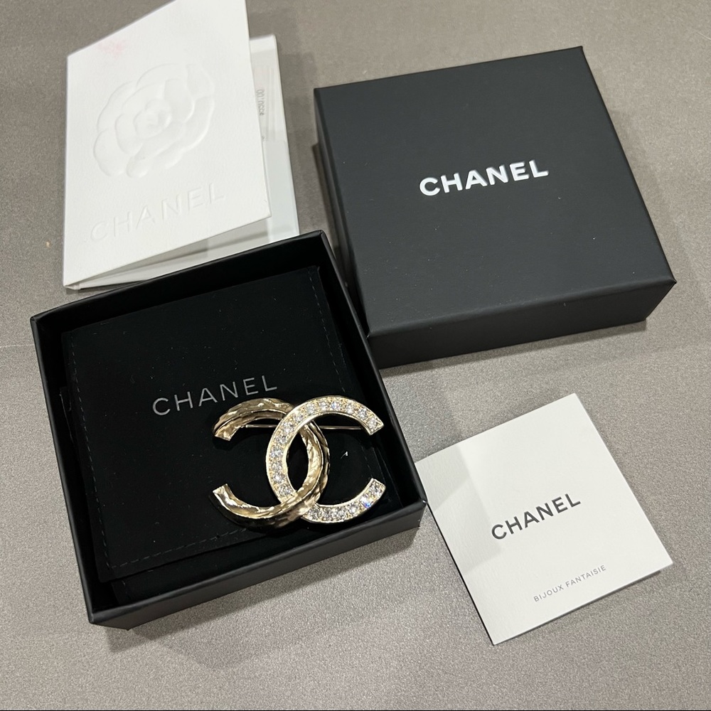 Chanel CC brooch